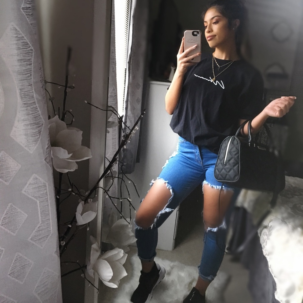 Distressed Mid wash Jean